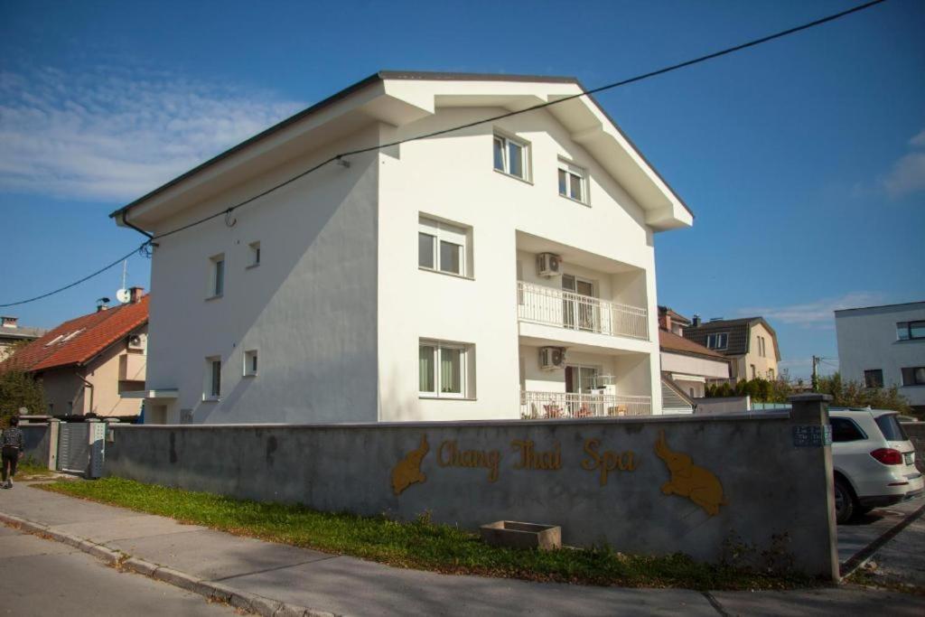 Chang Thai Apartments Laibach Exterior foto